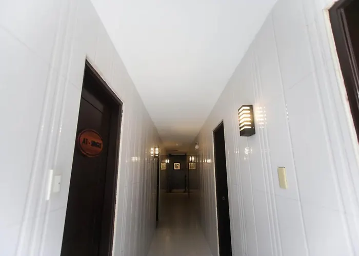 Big Paul City Hostel *